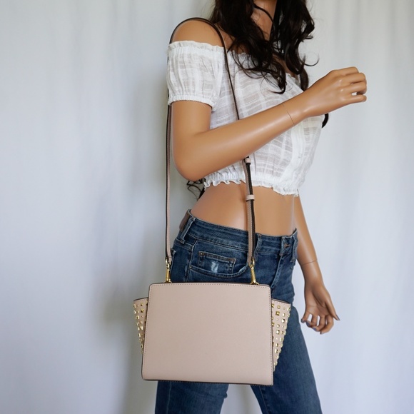 Michael Kors Selma Stud M Messenger Bag Pink Gold - Picture 3 of 8